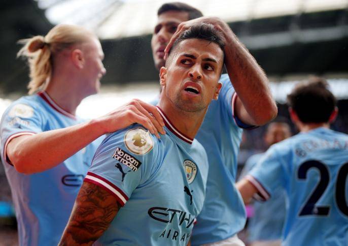 坎塞洛最后时刻拒国米投巴萨，为爱降薪超50%，诺坎普真爱无敌